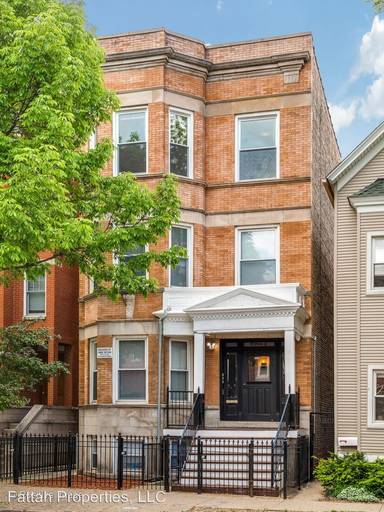 Main picture of 3302 N Damen Ave