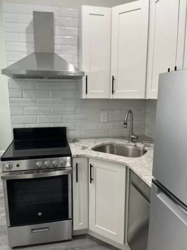 Main picture of 106 S 42nd St