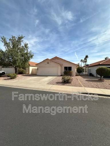 Main picture of 5455 E Fairfield St