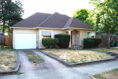Main picture of 206 N College St