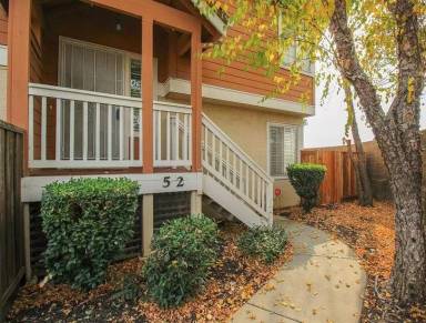 Main picture of 52 Chaucer Ln