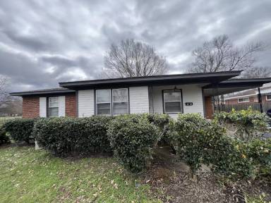 Main picture of 4267 Leroy Ave