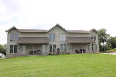 Main picture of 205 Redwood Ln