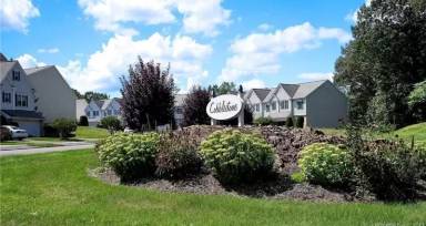Main picture of 18 Cobblestone Ct