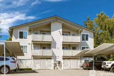 Main picture of 320 SE Barrington Dr