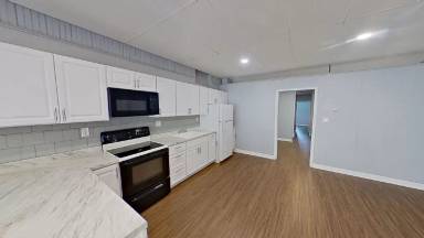 Main picture of 121A S Main St