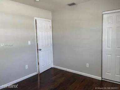 Main picture of 16025 SW 99th Ave