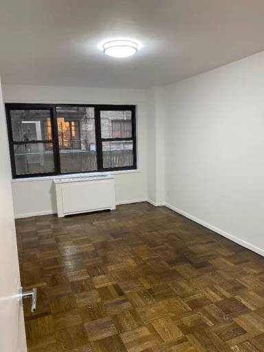 Main picture of Sutton Town House