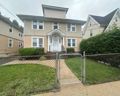 Main picture of 14 Van Cott Ave