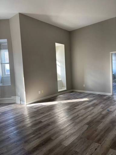 Main picture of 320 E High St