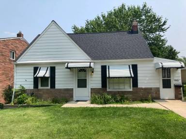 Main picture of 5581 Saxon Dr