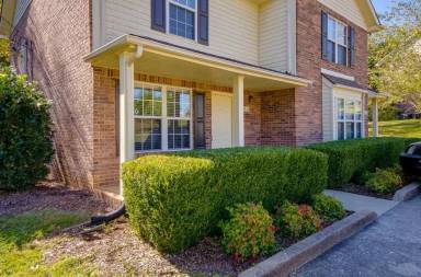 Main picture of Peachers Mill Court Townhouses