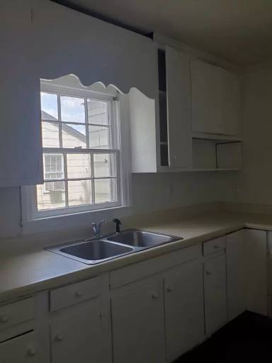 Main picture of 1134 N Jefferson St