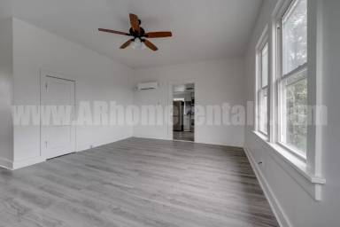Main picture of 2116 Cumberland St