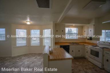 Main picture of 402 N Cloverdale Blvd