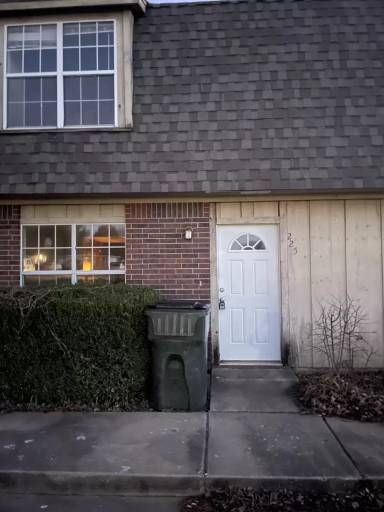 Main picture of 219 Joe St