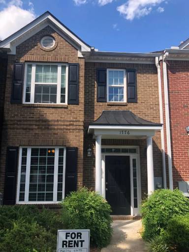 Main picture of 1776 Heights Cir NW