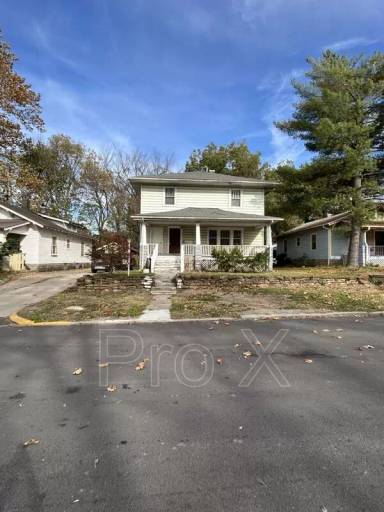 Main picture of 112 W Potlitzer St