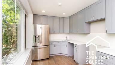 Main picture of 825 N Oakley Blvd