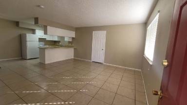 Main picture of 2213 N Jones Blvd