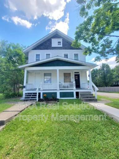 Main picture of 330 Midland Ave