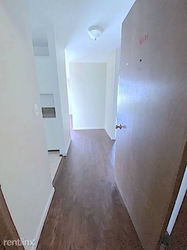 Main picture of 3030 NE 10th St
