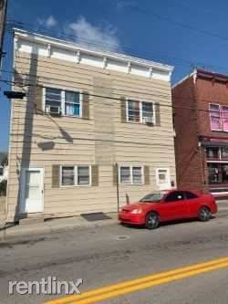 Main picture of 907 Main St