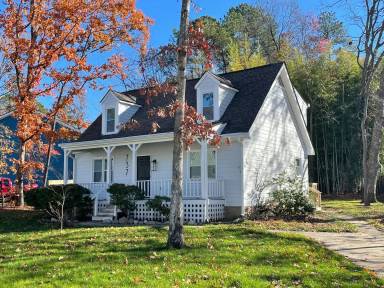 Main picture of 737 Grove Ave