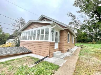 Main picture of 5315 S 57th St