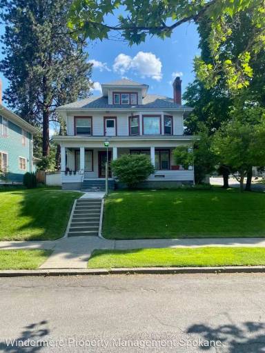 Main picture of 1321 W 11th Ave
