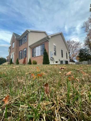 Main picture of 2907 Dumas St