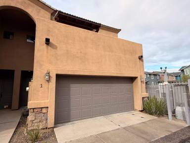Main picture of 897 E Roma Ave