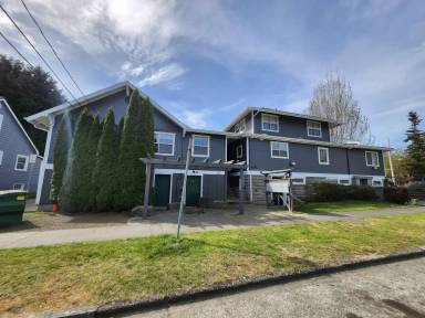 Main picture of 1015 9th St