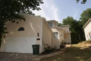 Main picture of 525 Farmingdale Rd SE