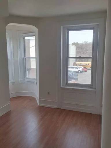 Main picture of 4628 Woodland Ave