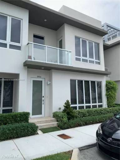 Main picture of 6414 NW 105th Pl