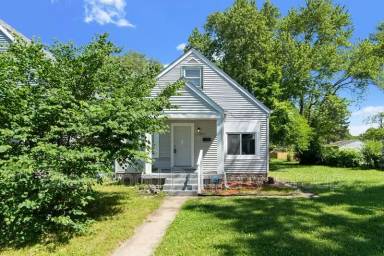 Main picture of 1350 W 32nd St