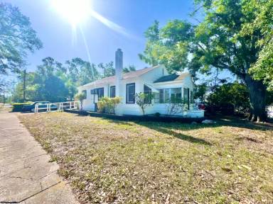 Main picture of 1900 23rd St S