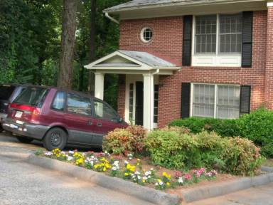 Main picture of 139 E Hill St