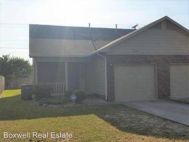 Main picture of 2601 Burke Ln