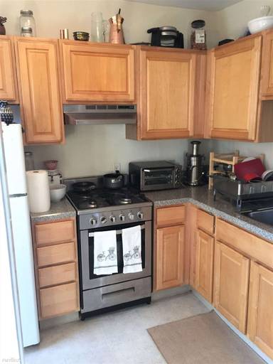 Main picture of 49 S Russell St