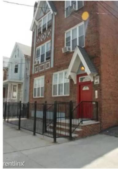 Main picture of 289 Grant Ave