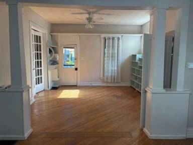 Main picture of 817 W 6th St