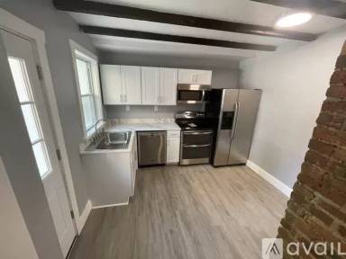 Main picture of 330 E Chestnut St