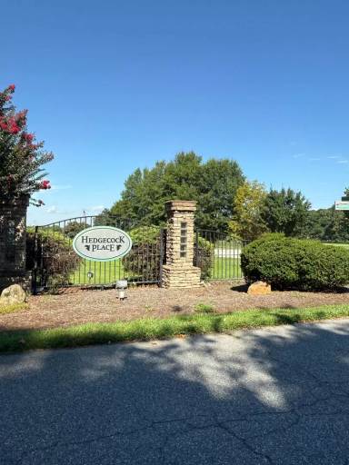 Main picture of 6118 Hedgecock Cir