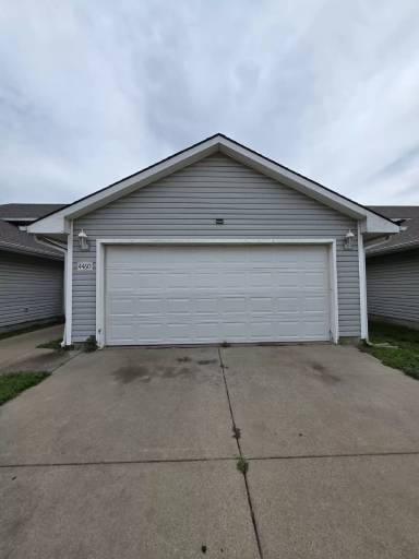 Main picture of 4462 S Elizabeth Ave