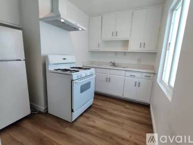 Main picture of 3851 42nd St