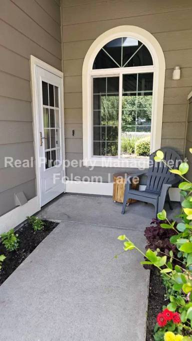 Main picture of 102 Pierpoint Cir