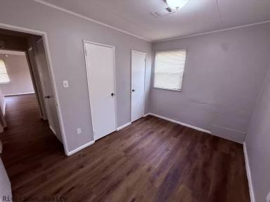 Main picture of 3300 Baskin St
