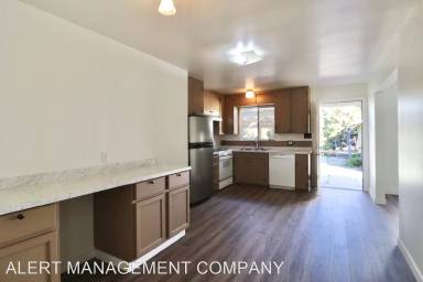 Main picture of 2805 Barry St